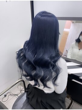 オフホワイト 大阪店(Off-White) 韓国アイドルになれるネイビーブルー