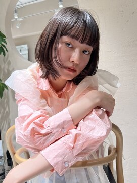 ルル 表参道(lulu.) ウルフカット×レイヤーカット×ミディアムレイヤー×10代20代