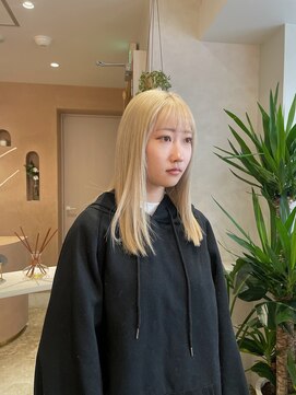 ユッカ 梅田(YUCCA) 【 YUCCA 】大人可愛い20代30代40代ロング/ホワイトベージュ