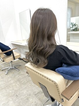 ニュート(Neut ) オリーブベージュ