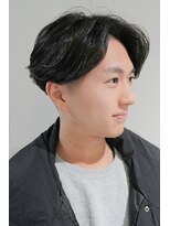 ルックグッドストア タカラヅカ(LOOK GOOD STORE TAKARAZUKA)&nbsp;センターパートスキンフェードツーブロックアッシュブラック0405