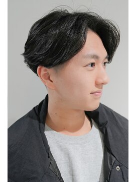 ルックグッドストア タカラヅカ(LOOK GOOD STORE TAKARAZUKA) センターパートスキンフェードツーブロックアッシュブラック0405