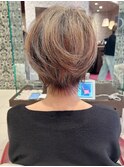 earthショートレイヤーボブミルクティー丸みショートボブ