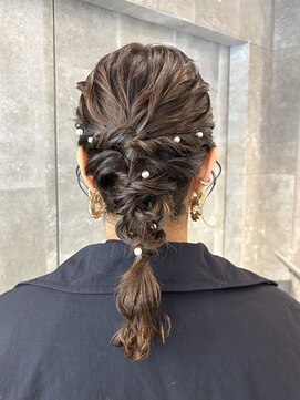 ピークアブー 原宿ハラカド(PEEK-A-BOO) ヘアセット 結婚式ヘア お呼ばれヘア ディアムアレンジ 原宿