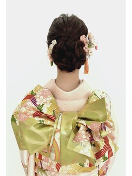 ジョワメイクスタジオ(JOIE make studio) 上品アップスタイル