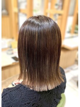 アース モード 新小岩店(EARTH/M) 切りっぱなしボブ×ハイライトカラー