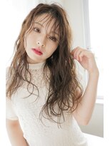 ミリュウ(Milieu)&nbsp;ボリューミーなパーマで王道美人ロング