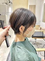 耳掛け丸みショートボブ