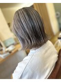グレージュバレイヤージュボブ