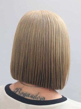 ヘア イノウエ HAIR INOUE 前下がりボブ×アンブレラカラー