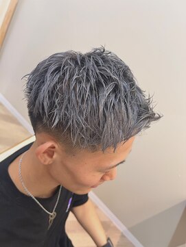 ハイレート 坂戸店(Hairate) ツーブロック×シルバー