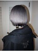 ハイトーンシルバー毛先裾カラーボブ