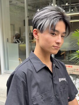 キング(K!ng) 縮毛矯正髪質改善ハイライトレイヤーカット枚方美容室エクステ