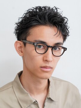 テン 心斎橋(tenn.) 難波フェザーパーマフェザーショートセンターパート20代緩め色気