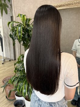 周りから褒められる艶サラな自然なストレート☆髪のお悩みを見極めて調合するダメージレスな施術が◎
