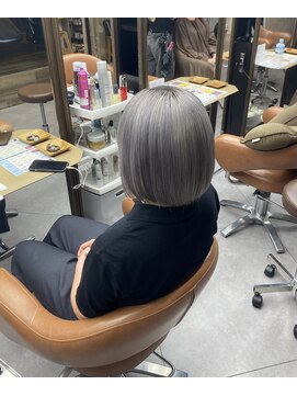 ソワンドブレスセルン 心斎橋(soin de brace cerne) シルバーグレージュ/シルバーカラー/ハイトーン/ダブルカラー