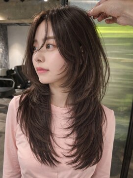 シオン(shion) 顔周りレイヤーロング韓国ヘアイメチェン_F21560