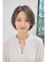 白髪ぼかしは“派手すぎない”ナチュラル感が大切