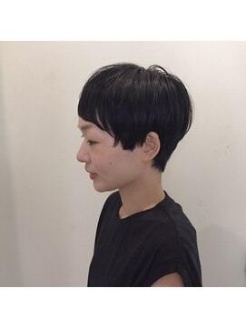 マルケ ドゥ マッシュ(MaruQuee de mashu) 黒髪マッシュショート