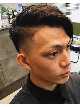 ヘアアイラッシュ リベット(hair eyelash RIVET) フェード×アシメ