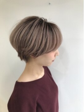 ネウィ グランデ 横浜(newi grande) 大人可愛い20代30代40代小顔ワンサイドショートボブ丸み前下がり