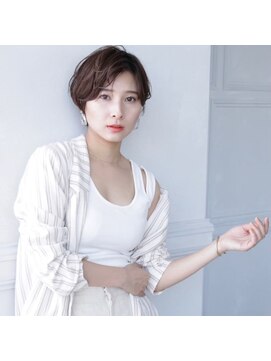 アニータバイガネイシャ(Aujua anita by ganesha) 大人ゆる巻きショート#髪質改善#長浜#ブリーチ#ダブルカラー