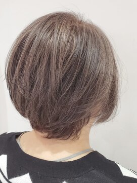 TJ天気予報 3t 日進店 丸みショート/アッシュベージュ