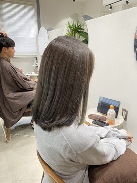 グラフ 立川(Graph.) 透明感カラー Aujua髪質改善トリートメント