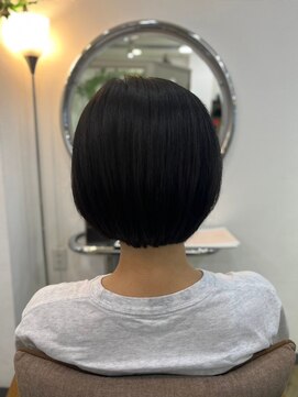 ビィーワンイースト(Be 1 EAST) ショートボブ