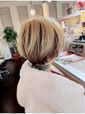 ハイトーン×コンパクトショートボブ