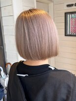 ユナイテッドビューティーウェストコースト(UNITED BEAUTY WEST COAST) 透明感ケアブリーチ/ハイトーンホワイト/ショートボブ