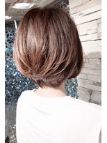 ミッシェル アフロート(michelle afloat)&nbsp;20代30代40代50代小顔斜め前髪楽ちん前下がりグラショートボブ