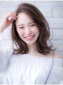 モードな３Dカラーのミニマムボブノットヘアonジグザグバング