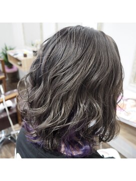 ヘアアンドメイク アクシス(AXIS) インナーカラー