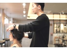 日々のお手入れやスタイリングの方法もしっかりアドバイス。次回のご来店まで美しい髪を維持できるように…