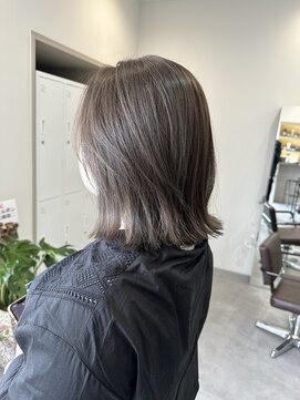 ユエン(YUEN) 艶グレージュ