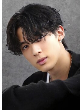 ゴールド 京都(GOALD) センターパート波巻きスパイラル緩めパーマ