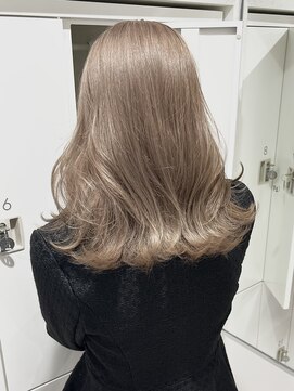 ラルムバイシー 新宿(LARME by Sea) ケアブリーチ使用/ハイトーンホワイトミルクティー(韓国/新宿)