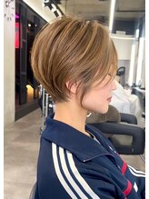 ショートヘアに立体感と軽さを与える、細やかな計算で魅せるハイライト提案＊[静岡駅/ケアブリーチ]