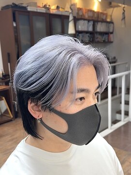 アンブレラカラー/センターパートウルフ/シルバーカラー/メンズ