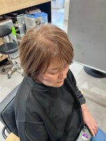 カルムアリエ(CALME allier)&nbsp;白髪ぼかしカラー×丸みのあるショート×ハイライト