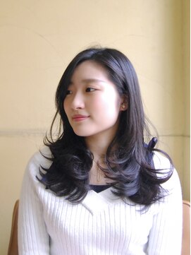 バグ 恵比寿(Bug) 無造作な動きのコンサバウェーブ