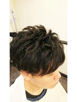 スカイマスターバーバー 渋谷(SKY MASTER BARBER) ２ブロック束カール<理容室>[メンズ/床屋/シェービング/渋谷]