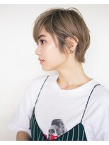 ピズム(PISM) 耳かけカジュアルイメチェンショート/フォギーベージュ 