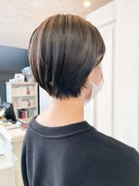 キャアリー(Caary)&nbsp;福山市美容室Caary ふんわり耳掛け丸みショートボブ