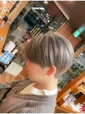 センターパート×シルバーカラー【岩本大樹】