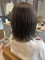 イオス(EOS)&nbsp;ぷっつんボブ　外ハネスタイル　細ハイライト/YUKA