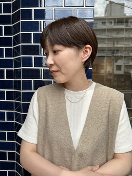 ワイ(wai) シルエット抜群耳かけショート