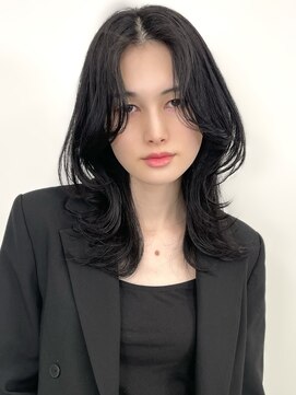 ヴェイン 渋谷(vain) ★くびレイヤーエモージュカールセミディシアーカラー姫カット