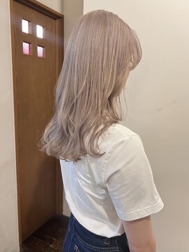 ロチカバイドールヘアー 心斎橋(Rotika by Doll hair) pale beige 2bleach
